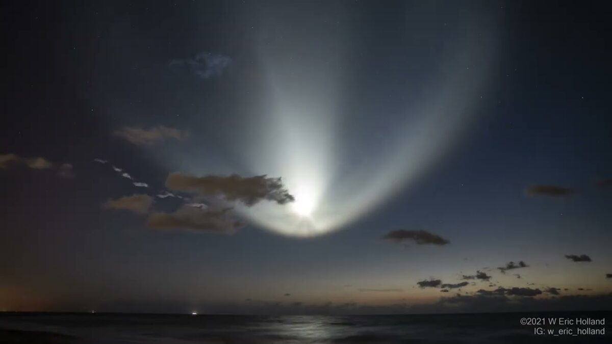Streak and Plume from SpaceX Crew2 Launch 